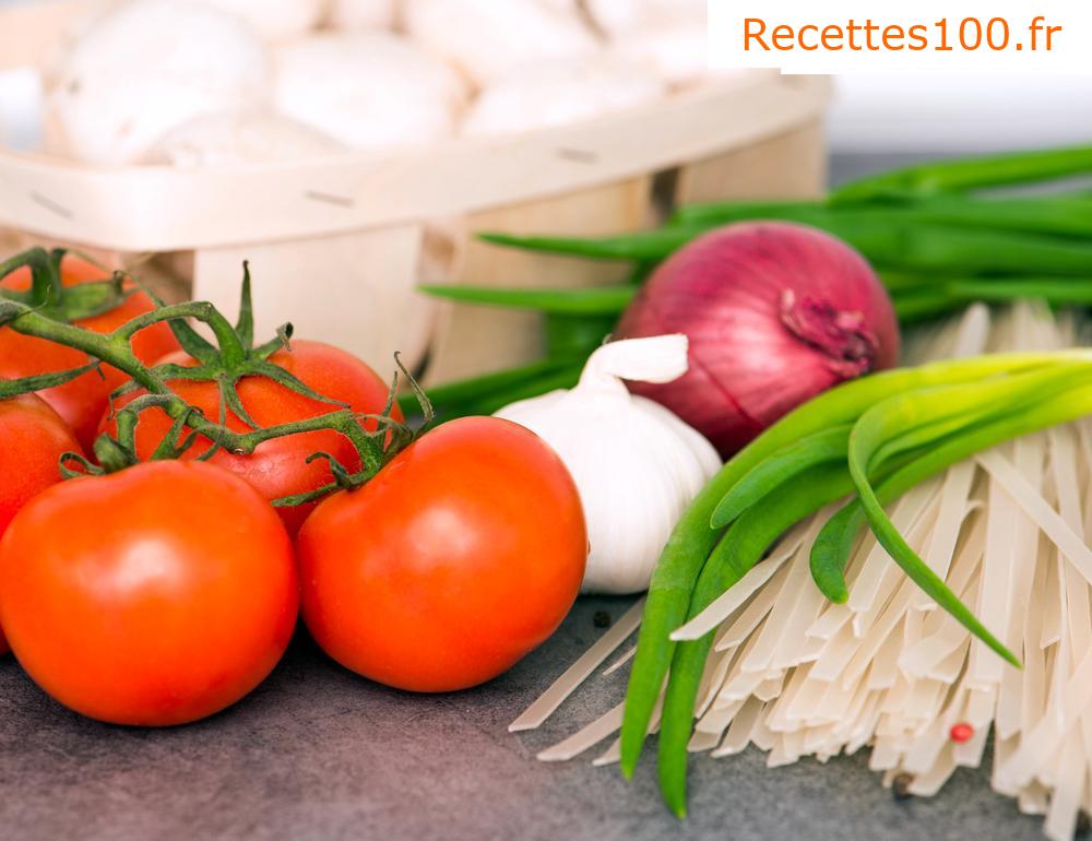Nouilles de riz avec sauce tomate-thon