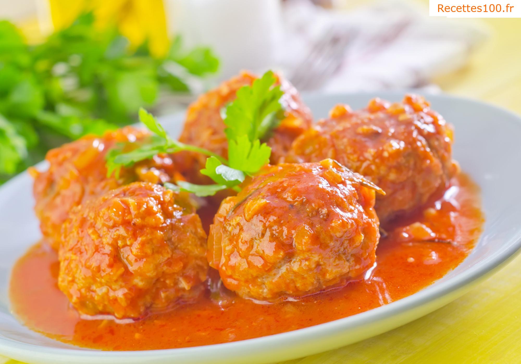 Boulettes de viande dans une sauce crémeuse