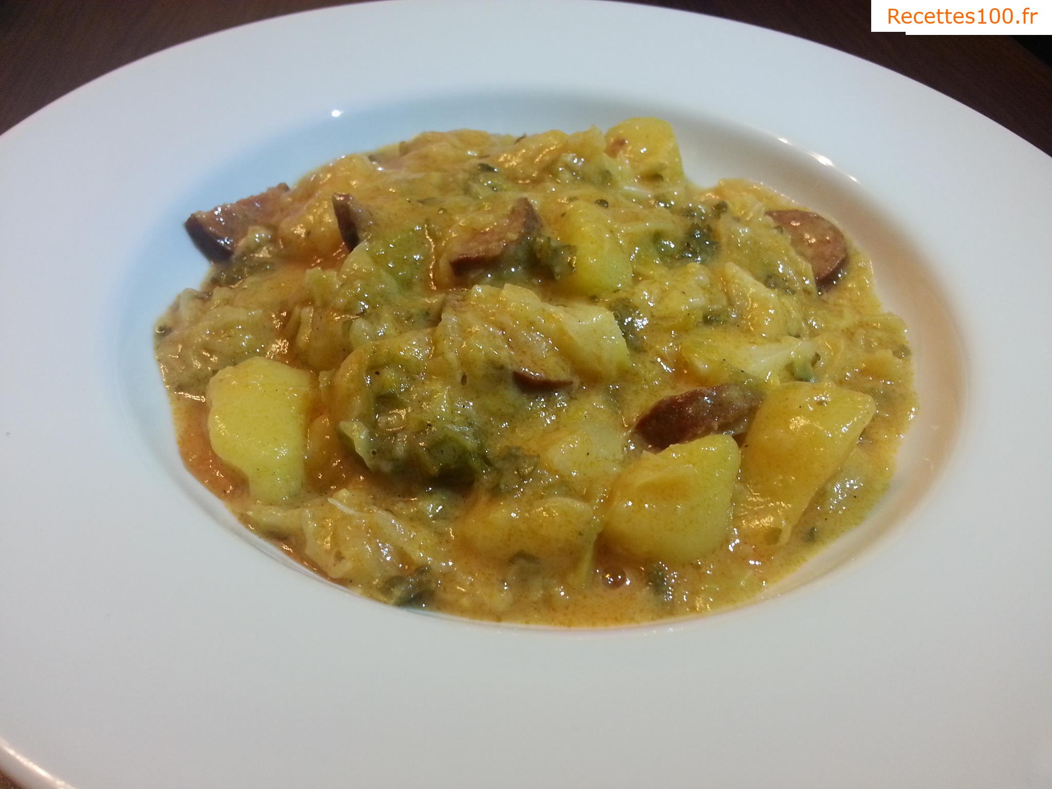 Chou braisé avec des pommes de terre