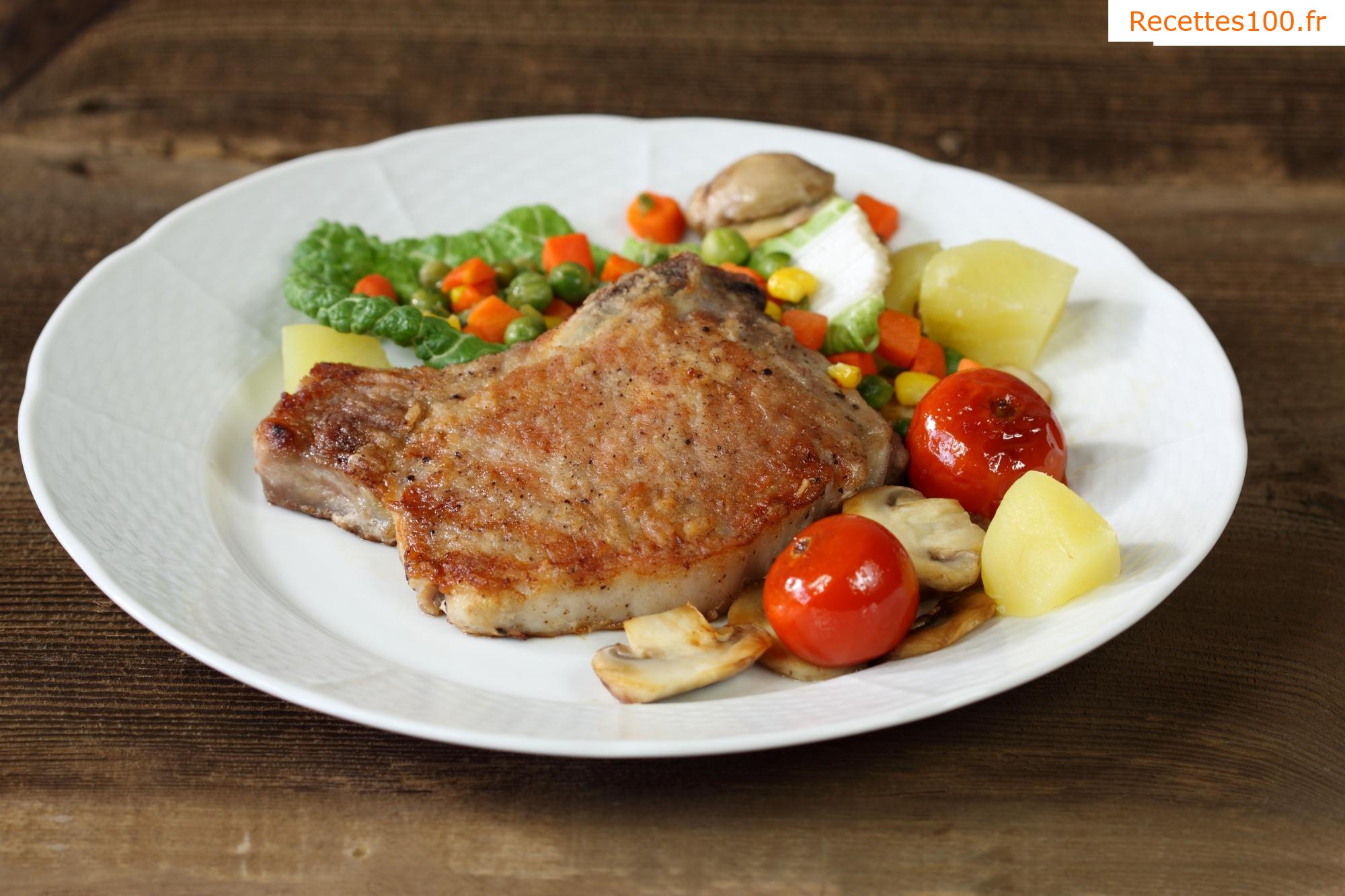 Côtelettes de porc sur légumes