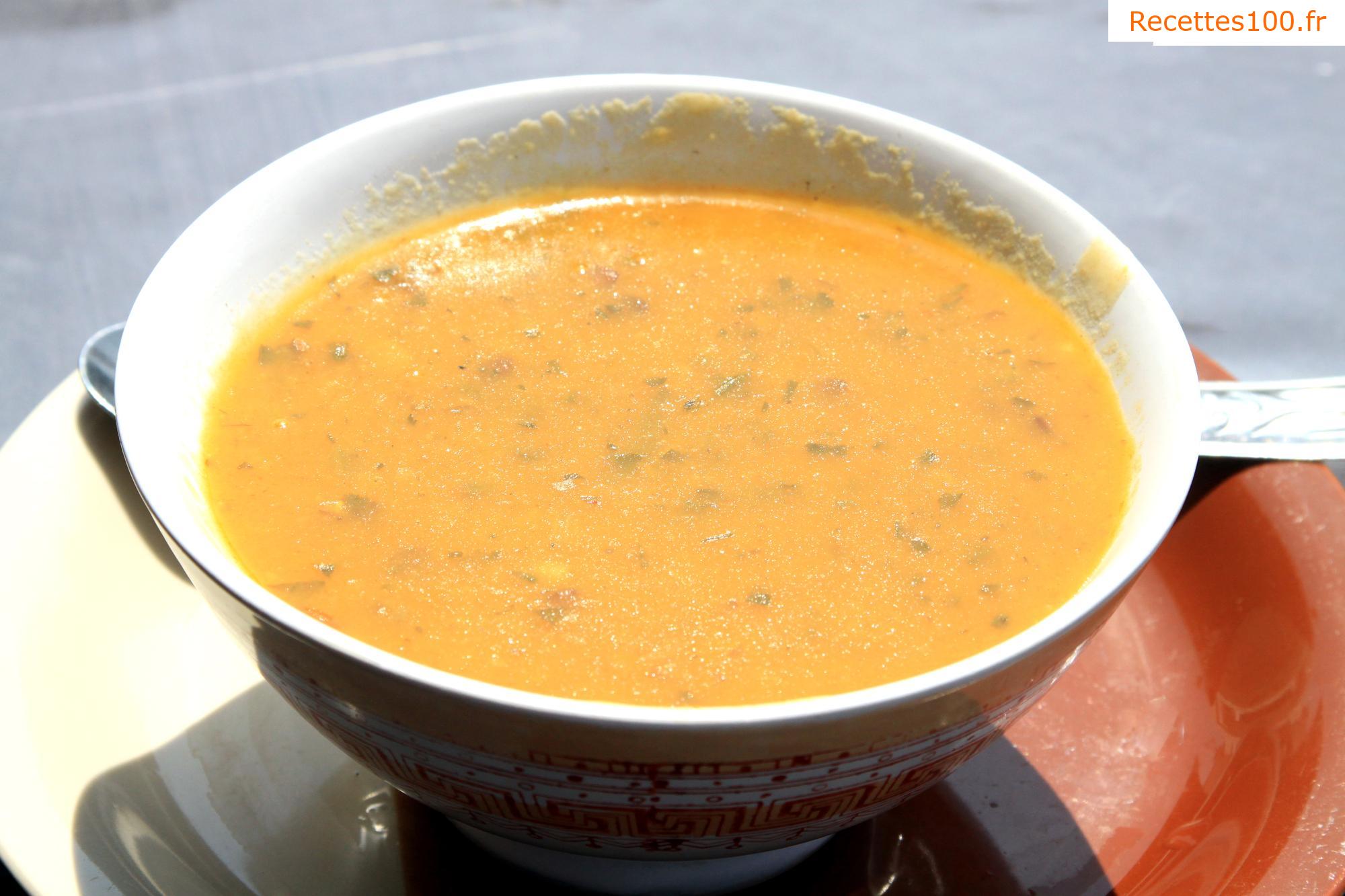 Crème de pois chiches aux champignons et au bacon croustillant