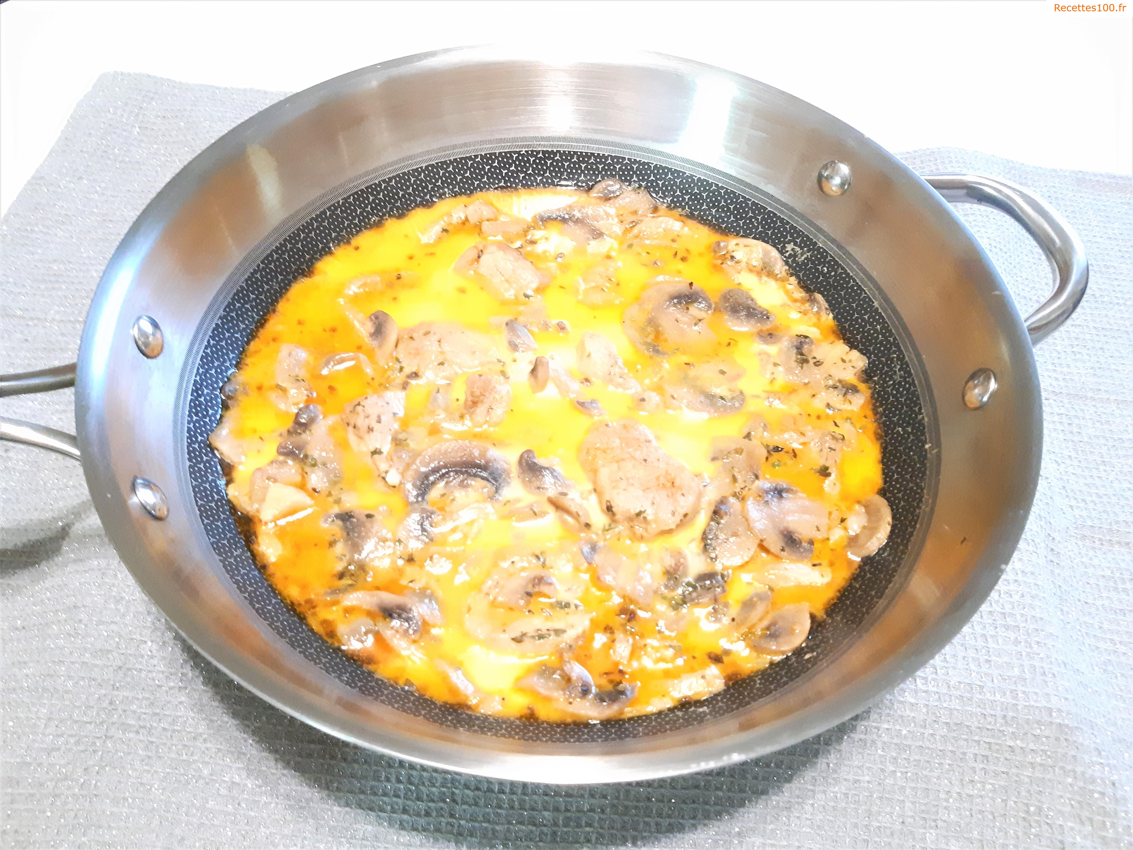 Filet de porc avec carottes et champignons