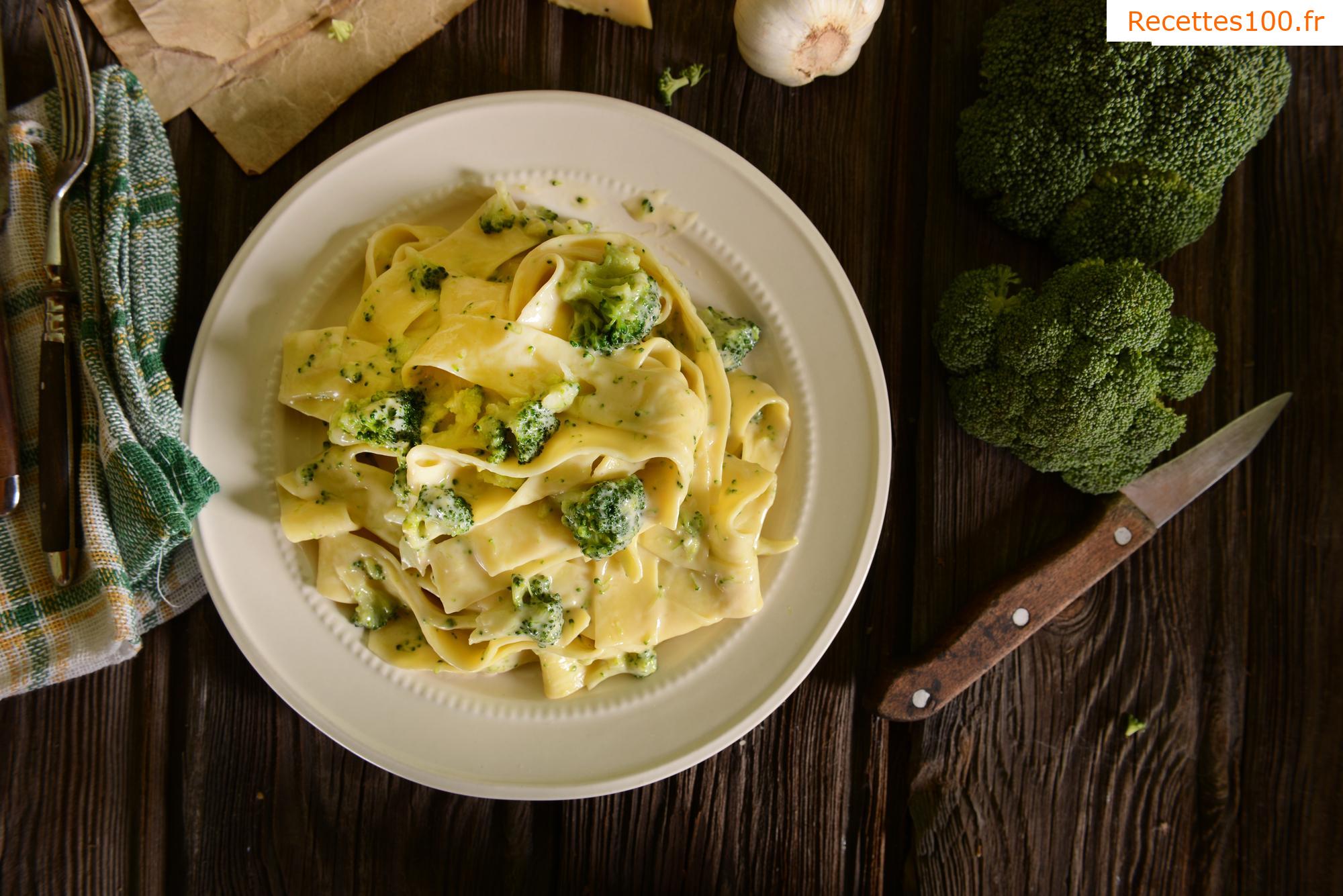Pâtes au four avec brocoli et fromage