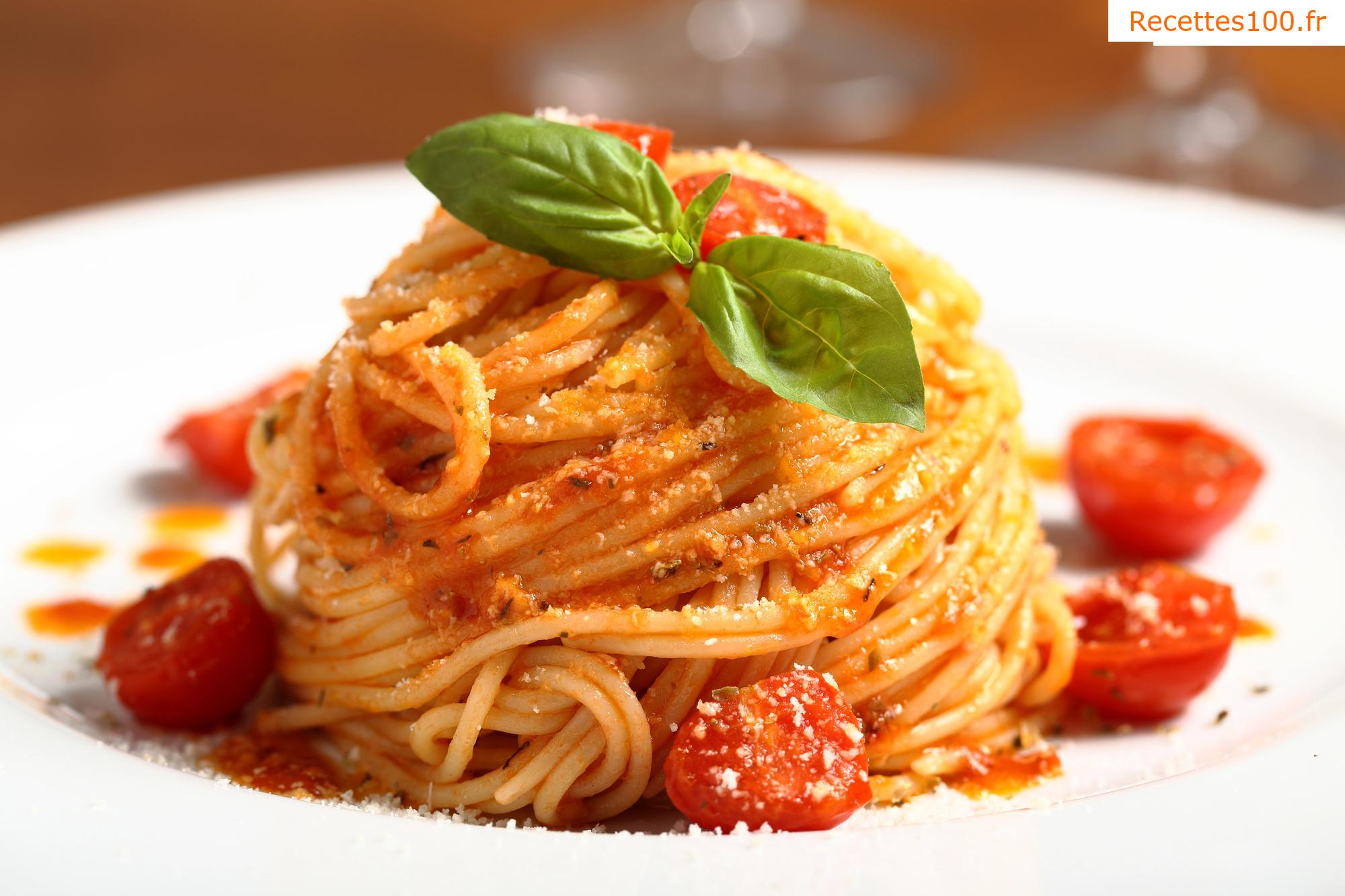 Pâtes aux poivrons rôtis, tomates et fenouil