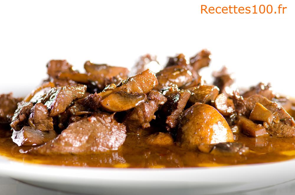 Porc de porc aux champignons et riz