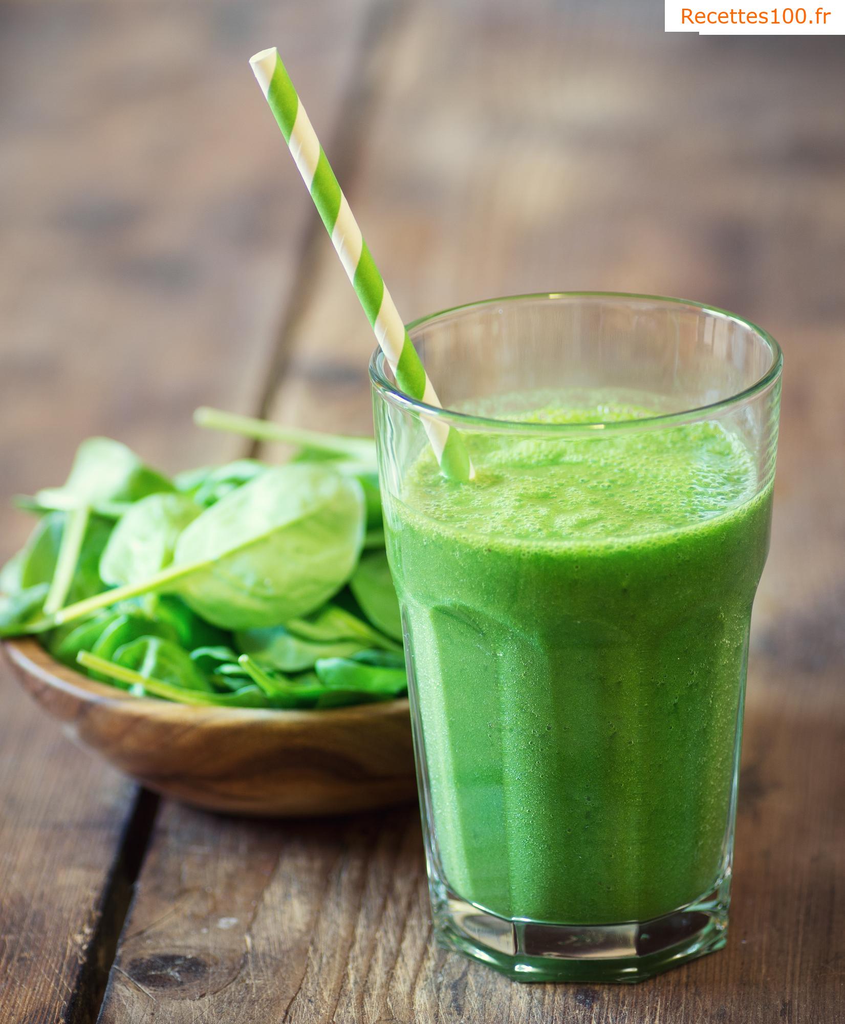 Smoothie de printemps aux épinards et aux super-aliments verts