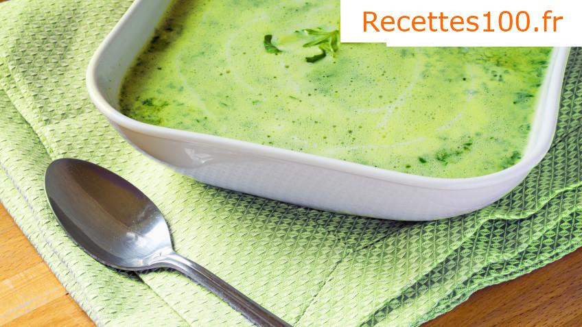 Soupe aux épinards et à la crème