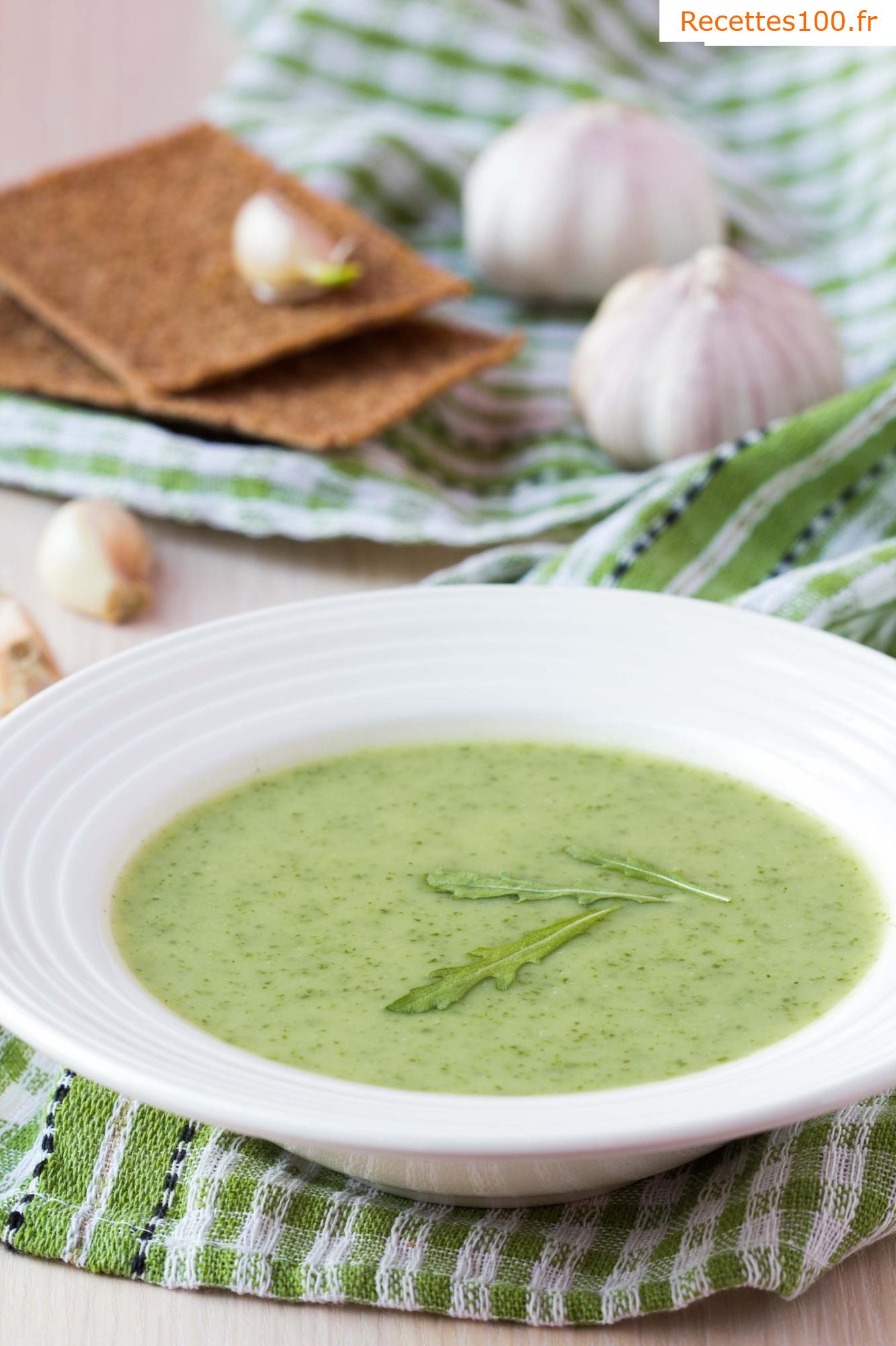 Soupe crémeuse d'asperges à l'asperge verte