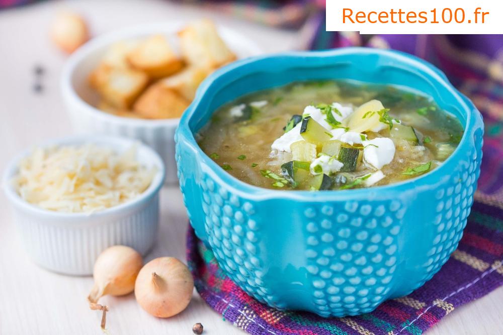 Soupe de riz rapide avec des choux de Bruxelles - par exemple quand il reste du riz.