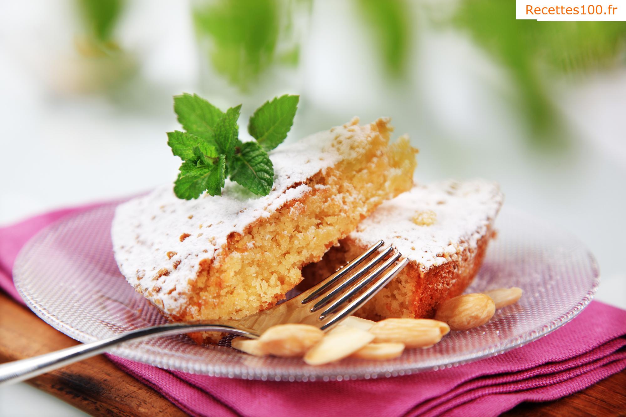 Tarte aux fruits avec des amandes