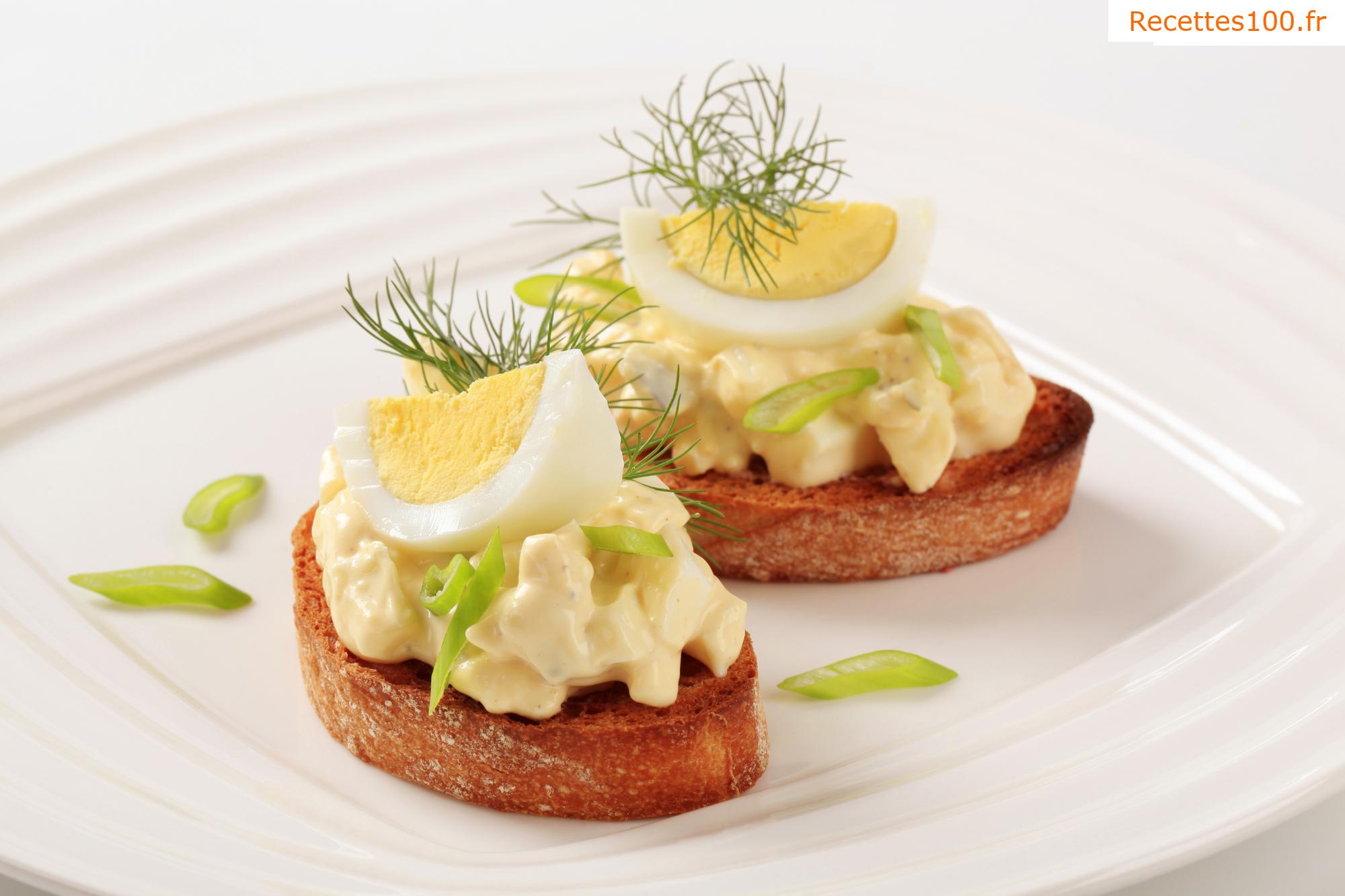 Tartinade aux œufs avec de la mayonnaise